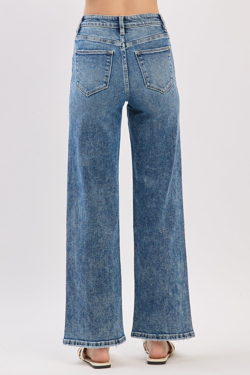 Andrea Jeans