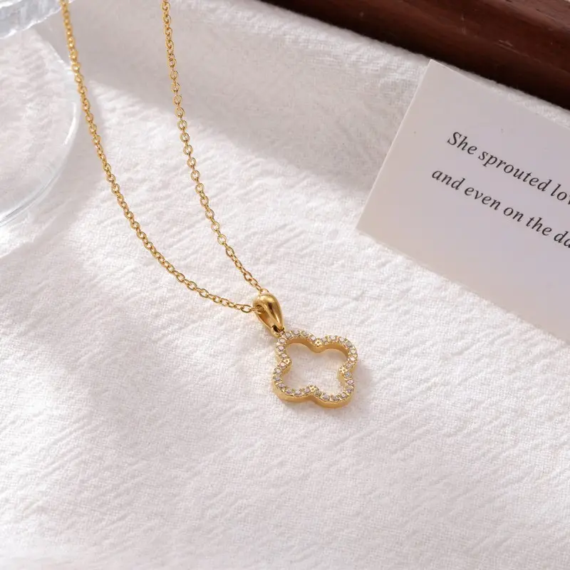 Clover Necklace